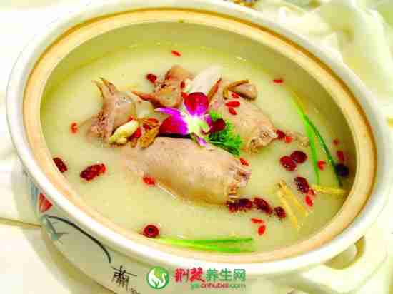 天麻的吃法 天麻山鸡火锅的做法