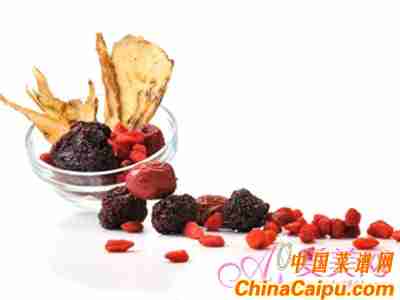  简单易做的6款美白汤 喝出雪白嫩滑肌肤 