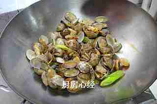 姜丝炒蛤蜊